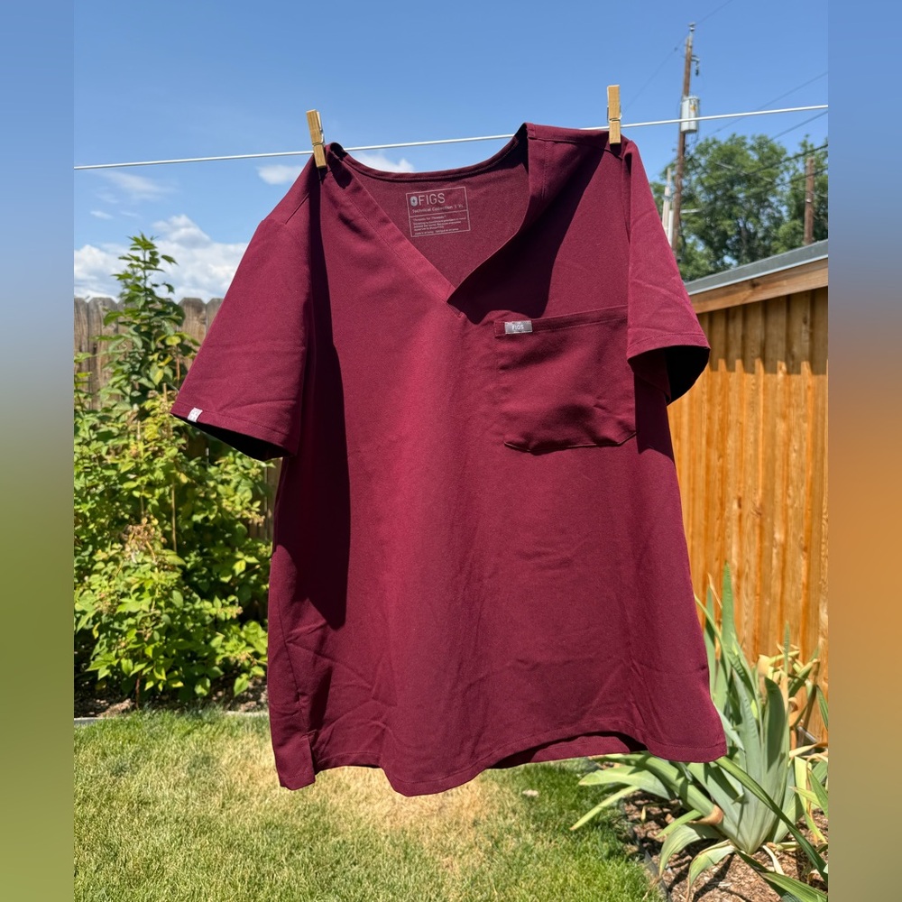 Figs Red Short Sleeve Tee Classic Crew Neck